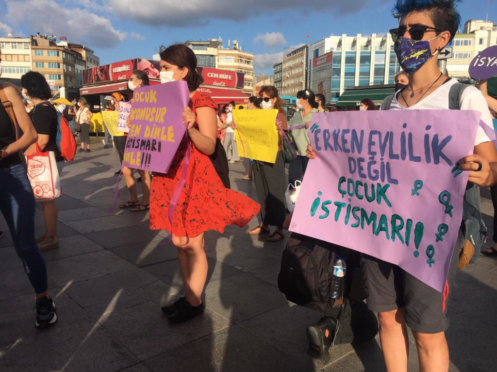 Kadınlar Sokakta: İstanbul Sözleşmesi'ni Uygulayın 8 1594488831i1