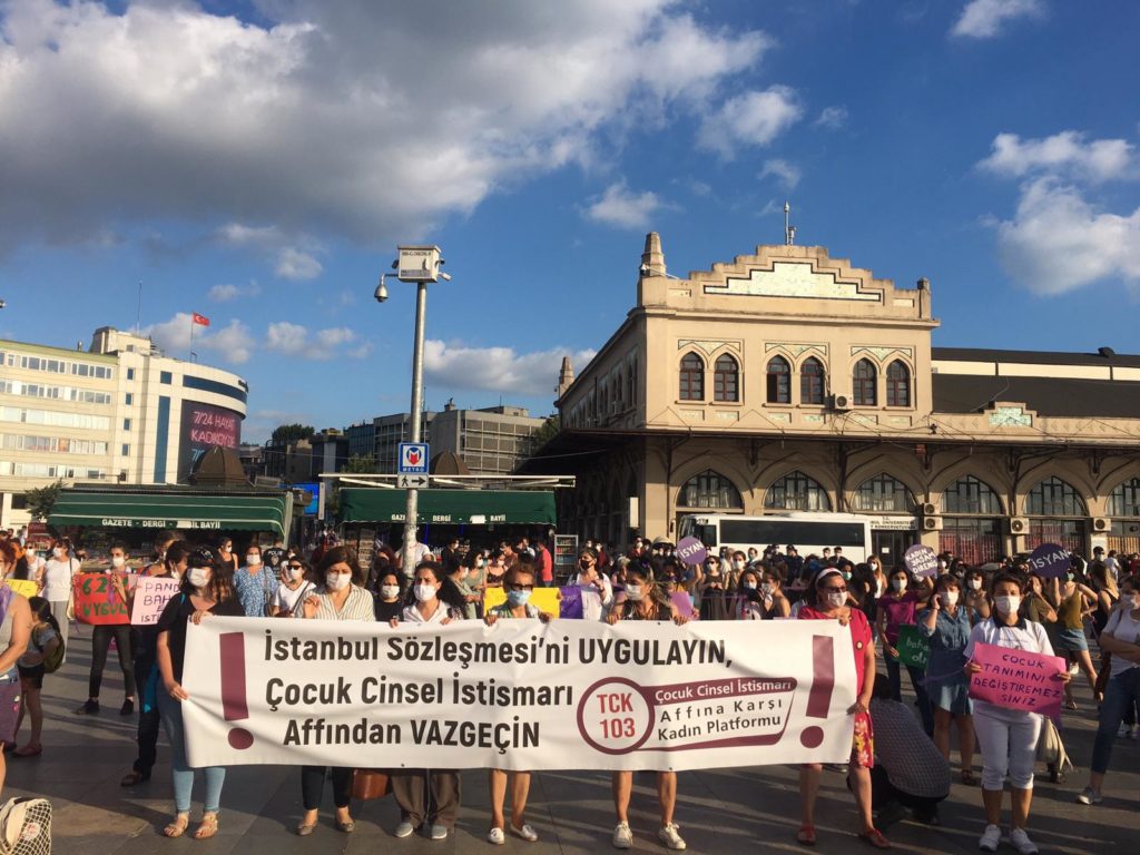 Kadınlar Sokakta: İstanbul Sözleşmesi'ni Uygulayın 10 1594489169i4