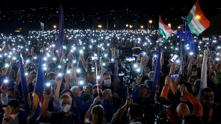 Binlerce İnsan Bağımsız Medya İçin Sokakta: 'Bilgiye Erişim Tehlikede' 4 macaristan3