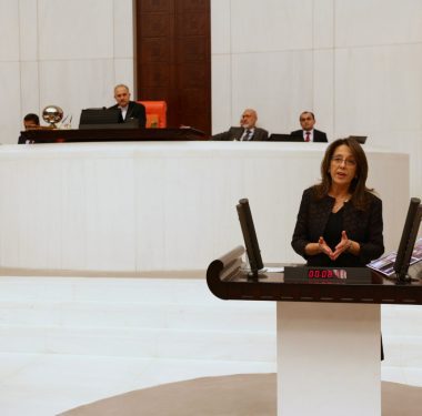 oya-ersoy-manset-1536x1024