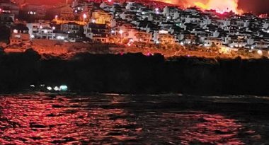 İzmir'de makilik alandaki yangına müdahale ediliyor