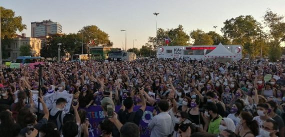 Kadınlar Birçok İlde Haykırdı: Haklarımızdan Vazgeçmiyoruz