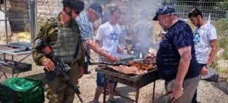 Aytaç Ünsal: Kapımın Önünde Döner Yiyorlar 4 Download