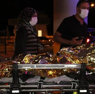 Tezgahına El Konulan Seyyar Satıcı Kendini Yaktı 5 Eee8OSTXgAAOHNv