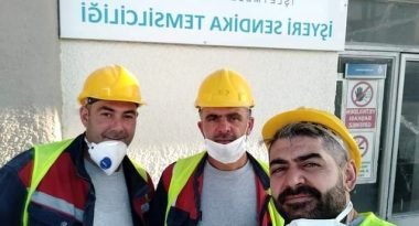 Fotoda ortada olan arkadaş...