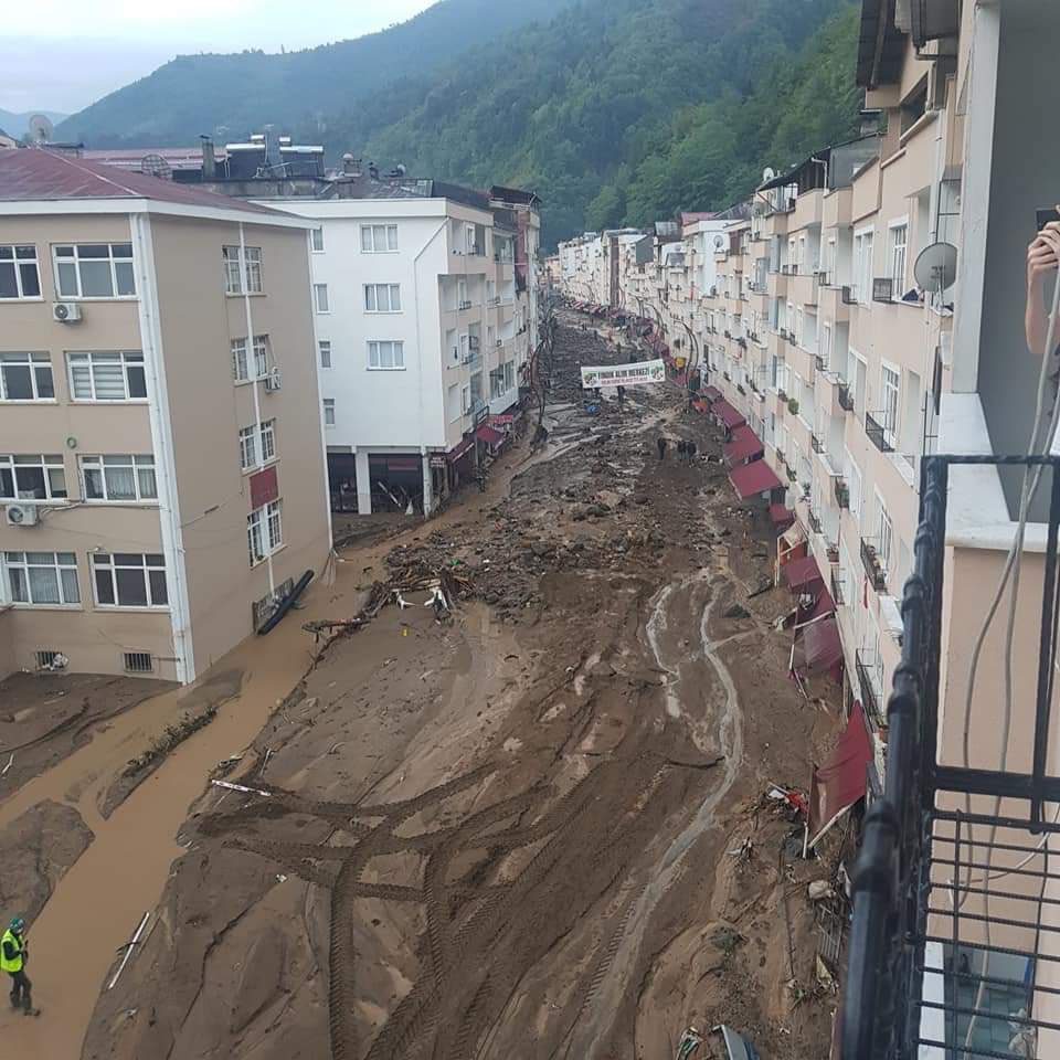 Giresun’da Sel Felaketi! 3 EgF4auiXkAEs3J8