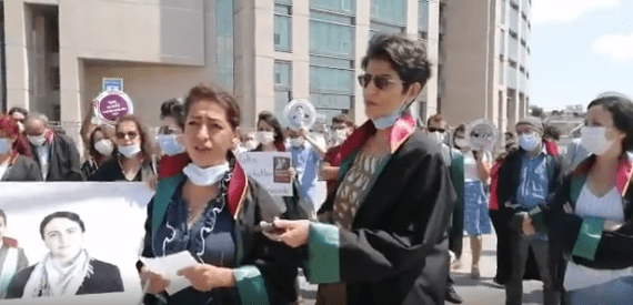 Timtik ve Ünsal İçin Adliye Önünde Açıklama