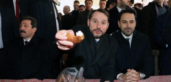 Daha Ekonomiyi Yönetemiyor ama Çağ Açıp Kapatıyor