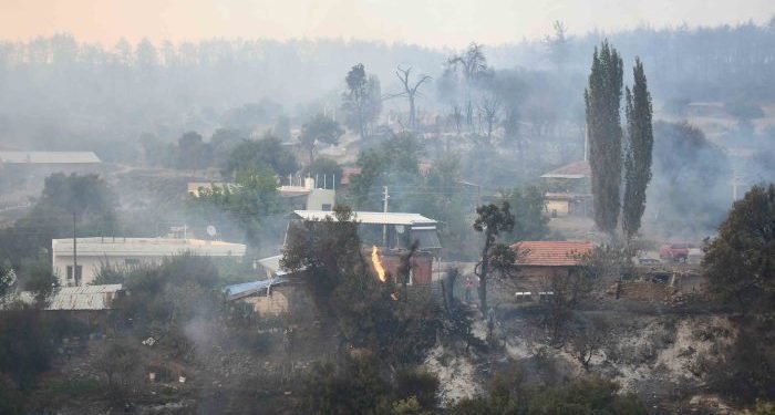 Aydın’dan Muğla’ya Uzanan Orman Yangını