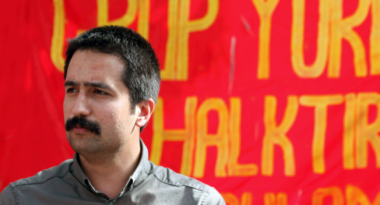 olum-orucundaki-aytac-unsal-dan-dostlara-cagri-zorla-mudahaleye-izin-vermeyin-bizi-buradan-cikarin_667d7