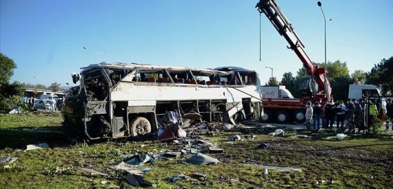 Arçelik İşçilerini Taşıyan Servis Devrildi: 2 ölü, 12 Yaralı