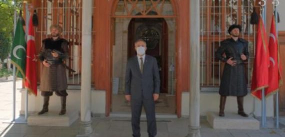 Bundan Böyle Askerler, ‘Alp’ Kıyafetiyle Türbede Nöbet Tutacak