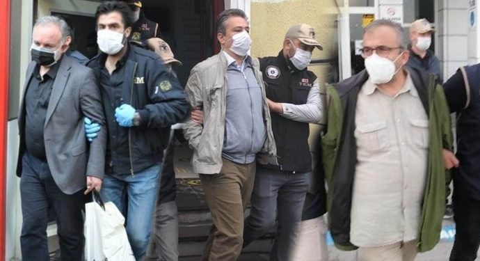 690x390cc-mrk-25-09-20-sirri-sureya-onder-ayhan-bilgen-alp-altinors-gozalti-kolaj