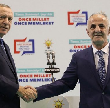 AKP’li Başkan, Tüm Sülalesini Belediyeye Yerleştirmiş! 5 asdfgh-mE63_cover