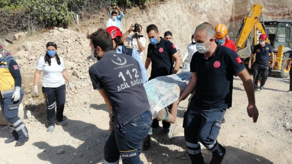 Madende, Tarlada, İnşaatta: 8 İş Cinayeti 6 EkH4ns6WoAE1k5o