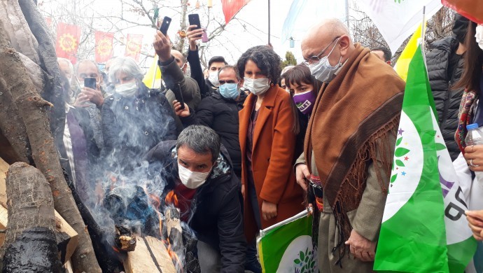 Birçok İlde Newroz Ateşi Yanıyor 6 DERSIM