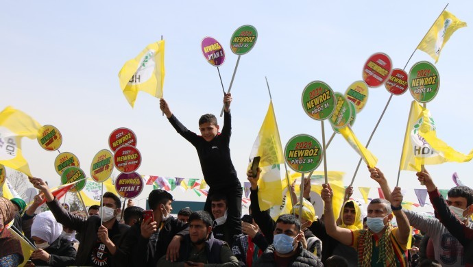 Birçok İlde Newroz Ateşi Yanıyor 4 batman newroz basladi3