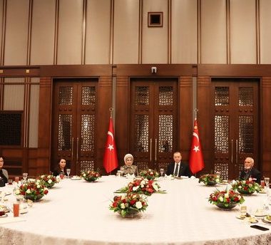 650x344-baskan-erdogan-sehit-aileleri-ile-iftar-programinda-bir-araya-geldi-1618335671155