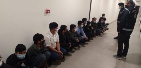 Kaçak Göçmenleri İstanbul Diye Maraş’a Bıraktılar