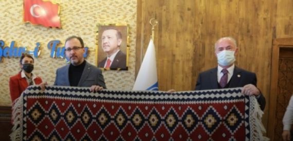 AKP’li Başkan Gittiği Düğünlerin Takılarını Belediyenin Kasasından Karşılamış