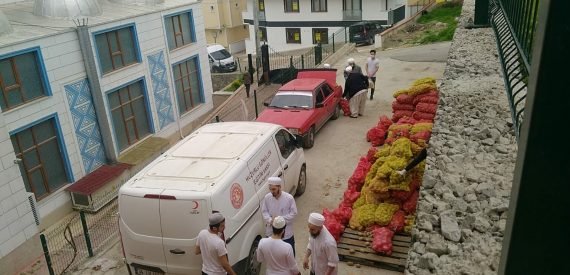 Patates ve Soğanlarla Gerici Vakıflara Promosyon Kıyağı
