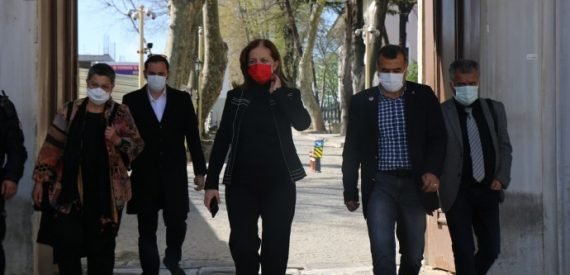 Sendikalar Vali ile Anlaştı: 1 Mayıs’ta Taksim’de Temsili Kutlama!