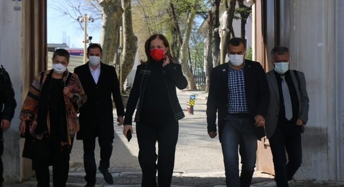 Sendikalar Vali ile Anlaştı: 1 Mayıs’ta Taksim’de Temsili Kutlama!