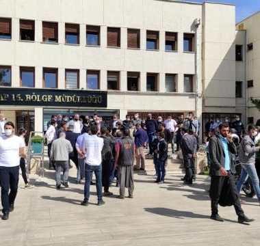 dedas-elektrigi-kesti-ciftciler-dsi-yi-basti-3-14071776_o