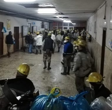 israrlara-ragmen-asi-dahi-yapilmayan-maden-iscileri-madende-viruse-karsi-sifir-onlem-868874-5