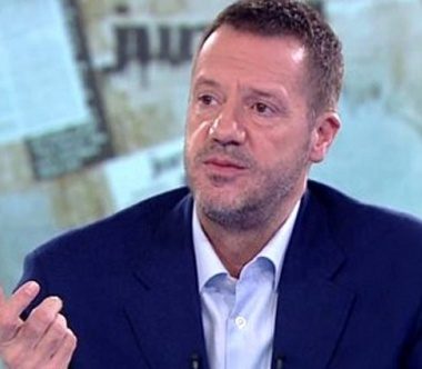 maasini-odemedigi-iscilere-hakaret-eden-patron-dayak-yedi_282ed