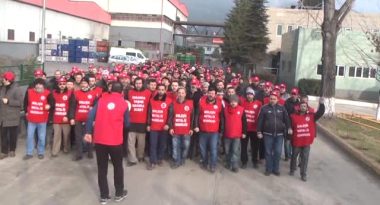 Metal İşçileri Fabrikalardan Haykırdı: Her Yer Taksim, Her Yer Direniş! 11 metal-iscileri-greve-cikti-3-6915885_o