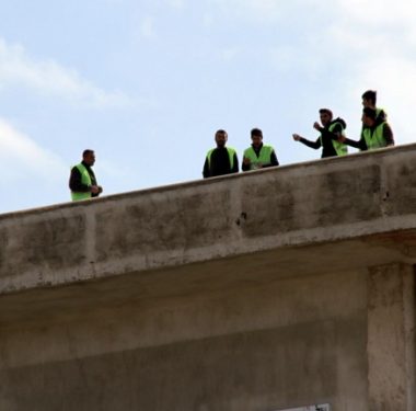 paralarini_alamayan_isciler_catiya_cikti_h2467_fbb57