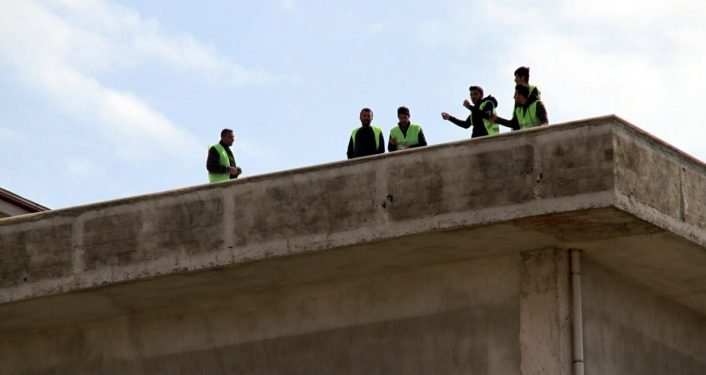 paralarini_alamayan_isciler_catiya_cikti_h2467_fbb57