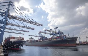 thumbs_b_c_2785030cbfe0f72420693584a174053b