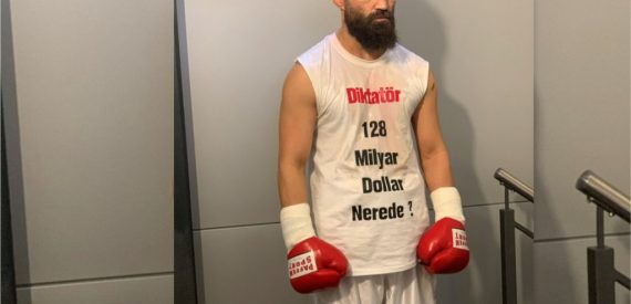 Boksör Arık Ringe ‘128 Milyar Dolar Nerede’ Yazılı Tişörtle Çıktı