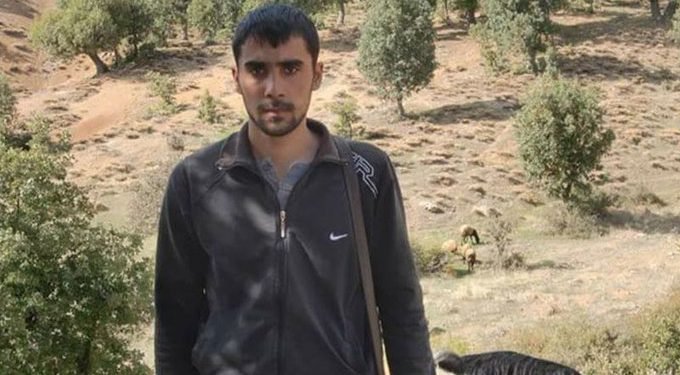 22 Yaşındaki Genç Geçinemediği için İntihar Etti