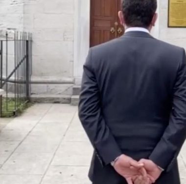 İmamoğlu'na 'Türbede Elleri Arkasına Bağlı Şekilde Gezinme' Soruşturması 7 imamoglu1