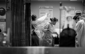 Image: Sailors treat a patient aboard the hospital ship USNS Mercy