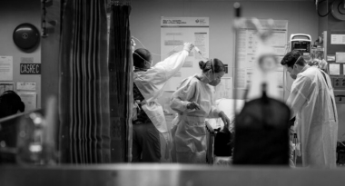 Image: Sailors treat a patient aboard the hospital ship USNS Mercy