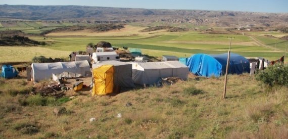 Tarım İşçilerinin Elektriği Yok, Su için 2 KM Yürüyorlar