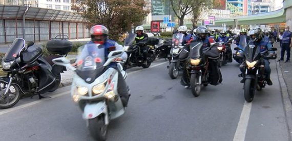 Motokuryelerden İpek Hattat’ın Ev Hapsinin Kaldırılmasına Protesto
