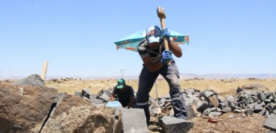 Ekmeğini Taştan Çıkaranlar