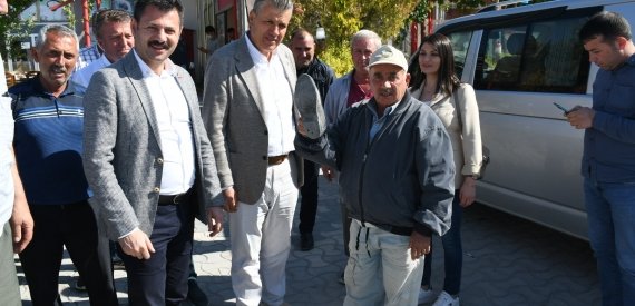 Aksaraylı Çiftçi Lastik Ayakkabısıyla İsyan Etti