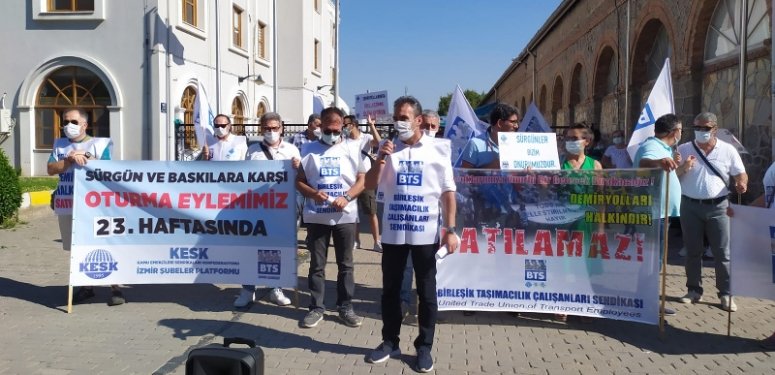 BTS Üyelerinden Alsancak Garı Önünde Sürgünlere ve Baskıya Karşı Oturma Eylemi