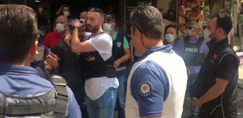 HDP Binasına Saldırıp Deniz Poyraz'ı Katleden Onur Gencer Adliyeye Sevk Edildi 1 onur-gencer-adliye