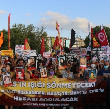 İstanbul ve Ankara’da Sivas Katliamı Anmaları: Faşizme Karşı Birleşik Mücadele 7 690x390cc-ist-02-07-2021-emek-demokrasi-gucleri-sivas-aciklama3