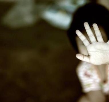 İkiz Kardeşlerin Günlüğü İstismarı Ortaya Çıkardı: Mahkeme Tahliye Etti 9 İSTİSMAR