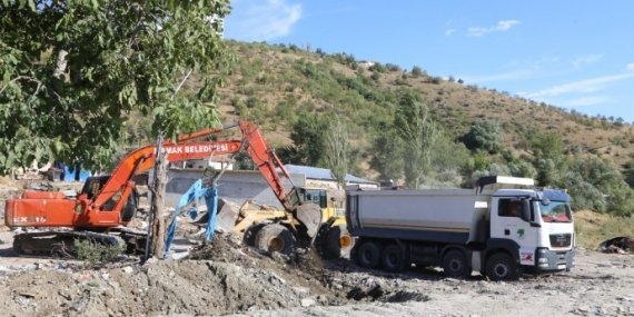 Mamak Belediyesi Atık Kağıt Toplama Alanını Yıktı: Atık Kağıt İşçileri Mağdur