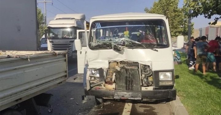 İşçi Servisi Kaza Yaptı: 20 Yaralı