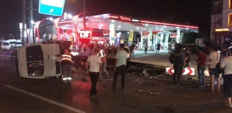 İşçileri Taşıyan Minibüs Devrildi: 7 Yaralı
